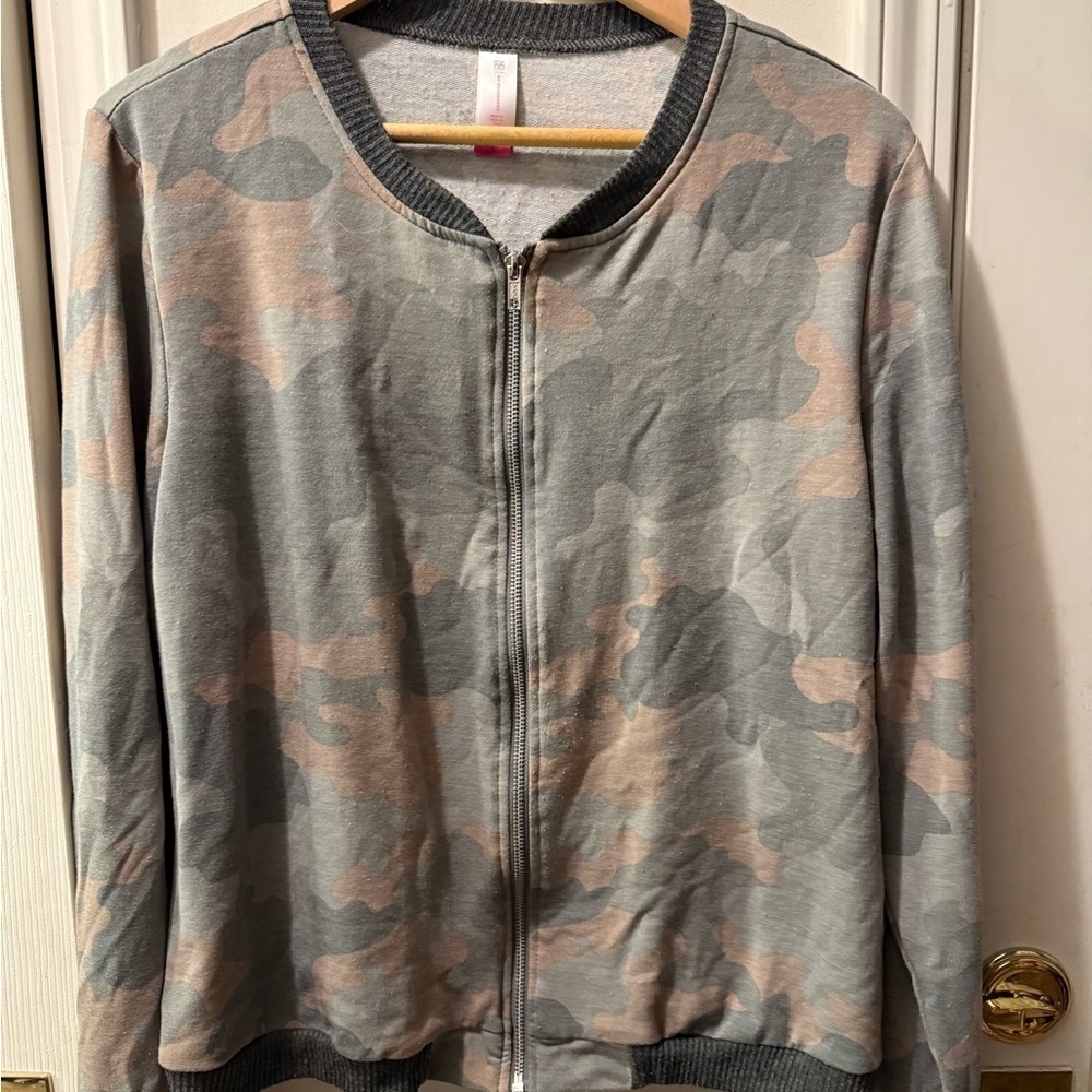 No Boundaries Camo Full Zip Top